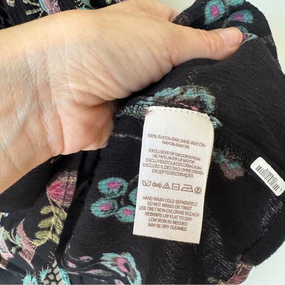 Free People Just the Two of Us Boho Crochet Lace Black and Pink Floral Tunic S - Picture 12 of 12